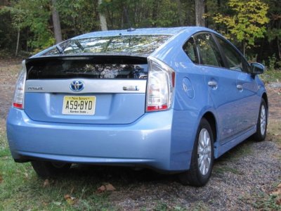 2012-toyota-prius-plug-in_100405697_l.jpg