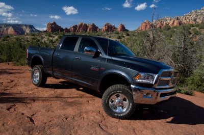 2014-ram-2500-power-wagon-front-three-quarter-03.jpg