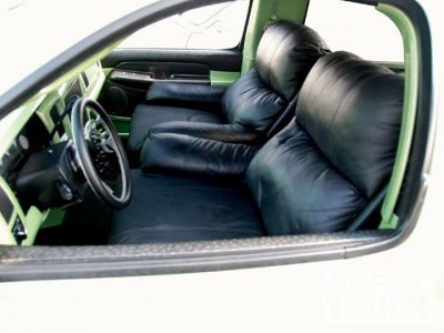 0904st_33_z+custom_truck_interiors+custom_seats.jpg