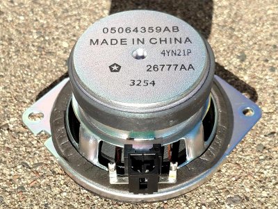 Dash-Speaker_3.5_lores.jpg Dash-Speaker_3.5_lores.jpg