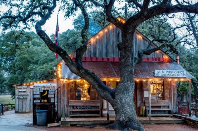 Luckenbach-Texas-general-store-close-up.jpg Luckenbach-Texas-general-store-close-up.jpg