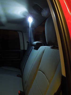 Rear Dome Light (pic2).JPG Rear Dome Light (pic2).JPG