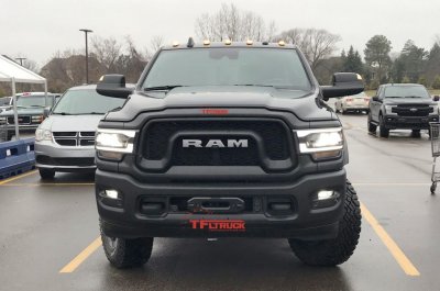 2019-ram-power-wagon-grille-lights-1024x679.jpg