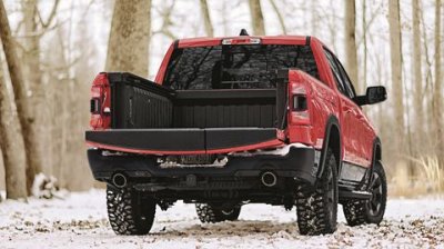 2019-ram-1500-multifunction-tailgate1-1549399481.jpg