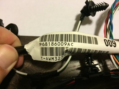 Wiring_Harness_Passengerside_clearancelights_68186009AC_zoom.jpg