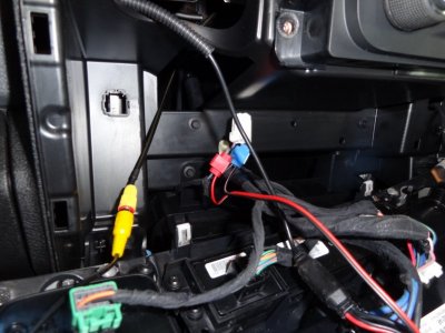 connectors on conv recept wires to power camera.jpg