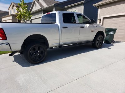 Ram_2018_black_wheels.jpg