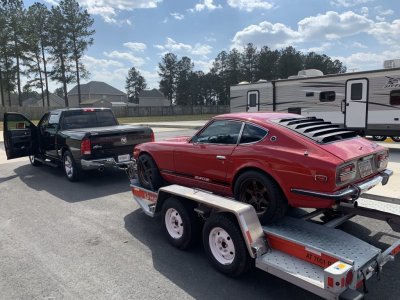 Towing the Z.jpg