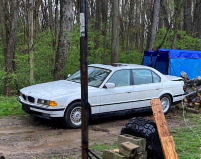 BMW.jpg BMW.jpg
