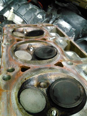 Hemi - Valves.jpg Hemi - Valves.jpg