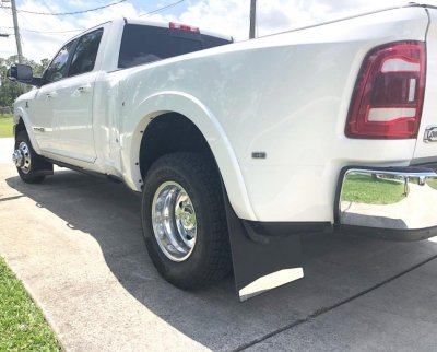 2019 Dodge Dually with flares.jpg