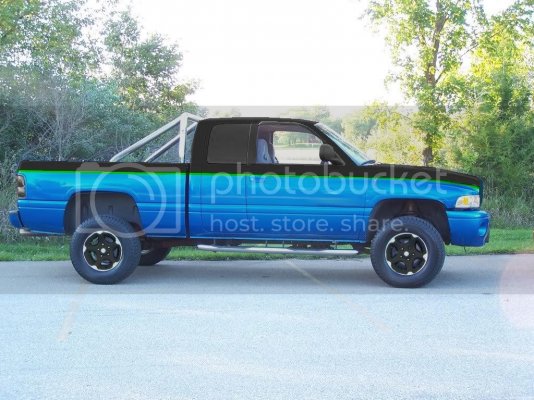 uckblacktopgreenstripechromebarsplasitdipstockrims.jpg uckblacktopgreenstripechromebarsplasitdipstockrims.jpg