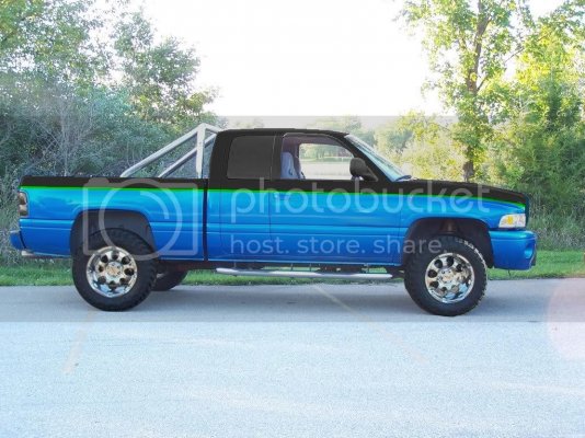 MytruckblacktopgreenstripechromebarsMotometal955.jpg MytruckblacktopgreenstripechromebarsMotometal955.jpg