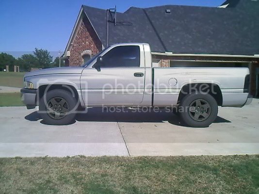 Truckwithblackwheels.jpg