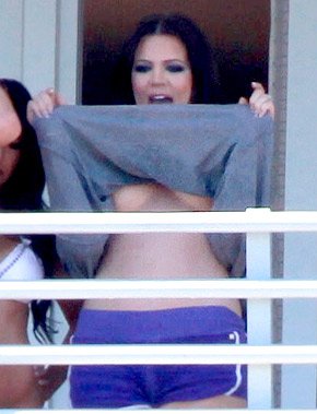 khloe-kardashian-flashes-boobs.jpg