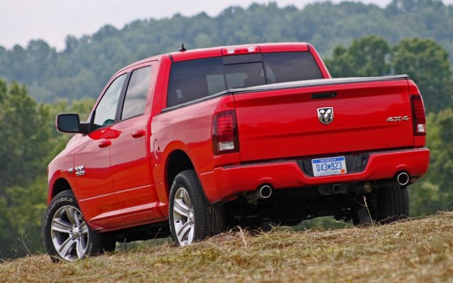 2013-Ram-1500-rear-view.jpg