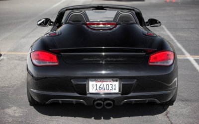 2011-porsche-boxster-spyder-rear-end-2.jpg