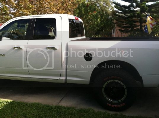 fueldoorontruck.jpg fueldoorontruck.jpg