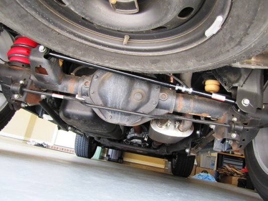 ear-Panhard-Bar-2009-2012-Dodge-Ram-1500-4x2-4x4-3.jpg