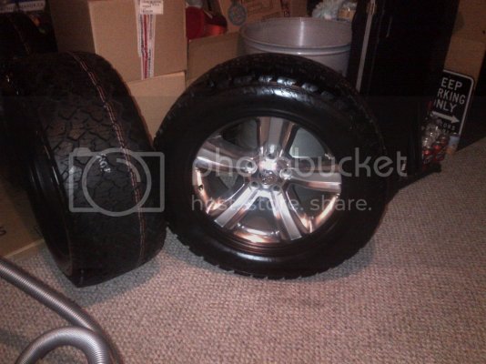 newshoe-1_zps19480413.jpg