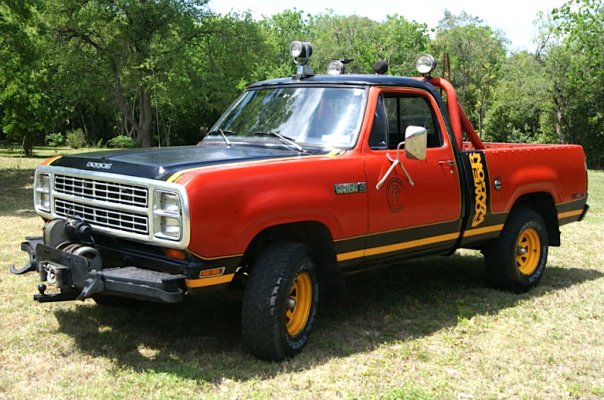 Dodge-Power-Wagon-fr.jpg