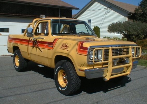 1978DodgePowerWagonTopHand_01_700.jpg