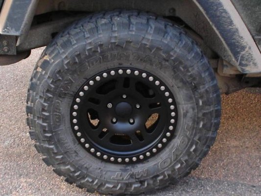 ch-toyo-mud-tires-and-16-inch-procomp-rims_3079775.jpg