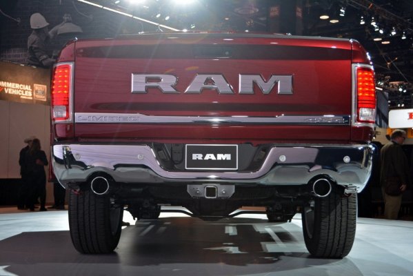 2016-ram-laramie-limited-6_1280x0w.jpg