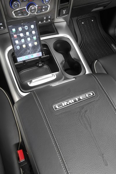2015_ram_laramie_limited_center_console.jpg