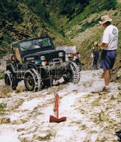avalanche_crossing_zpslk6fk1jn.jpg