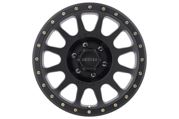 method_mr305_nv_wheels_black_front.jpg