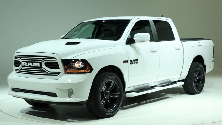 18-Ram-1500-Sport.Still002.jpg