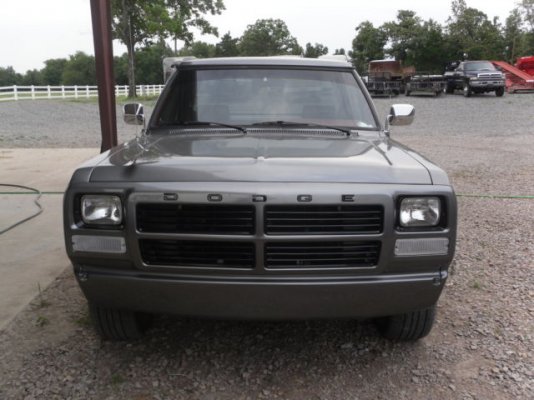 ram-with-44935-miles-custom-paint-tires-and-rims-2.jpg
