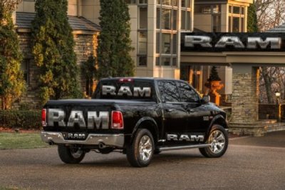2015-ram-1500-laramie-limited-crew-cab-4x4-rear-three-quarter-02.jpg