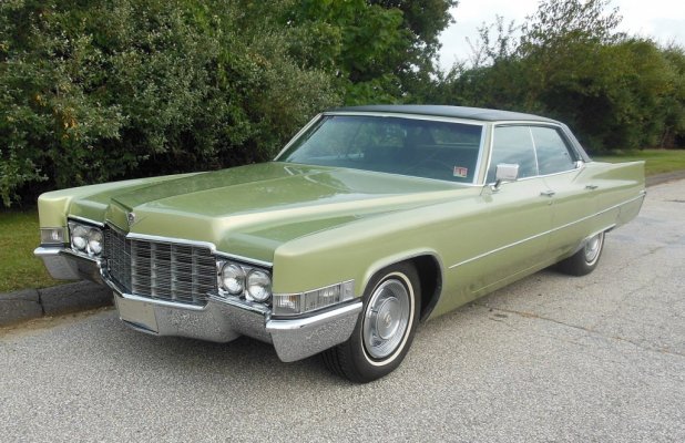 1969_Cadillac_Hardtop_Sedan_Deville_fvl.jpg