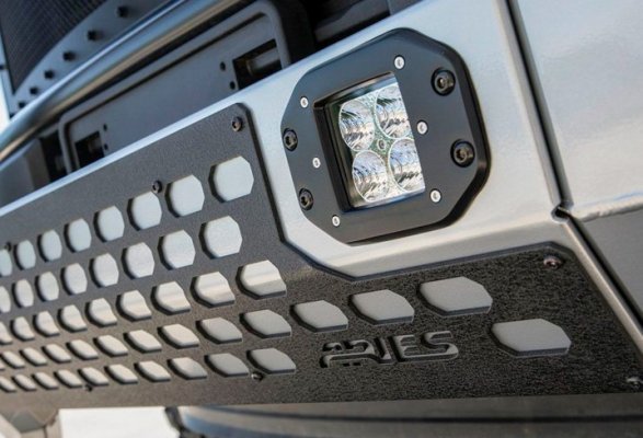 crossbar-equipped-with-two-flush-mount-leds_0.jpg