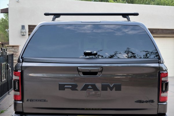 Yakima_Roof_Rack_System_5b(1).jpg