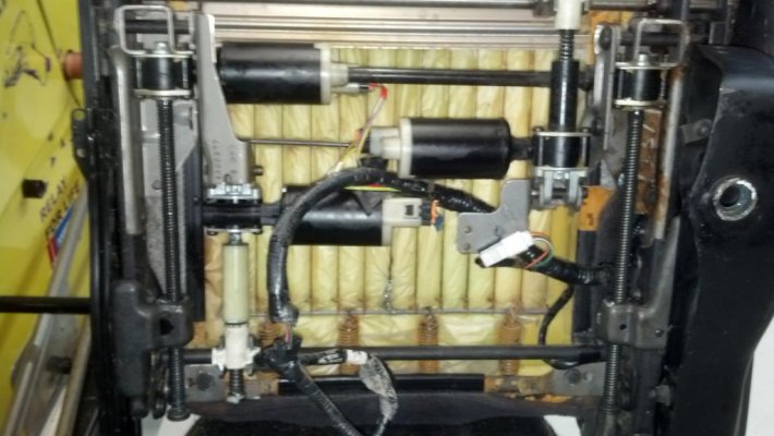 65123-power-seat-motor-fix-img_20131107_080719_530.jpg 65123-power-seat-motor-fix-img_20131107_080719_530.jpg