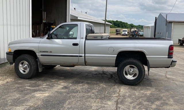 truck picture (2001 Dodge).jpg