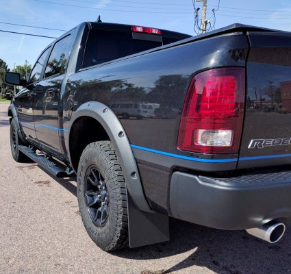 2016 Dodge Rebel 1500 Blk.jpg
