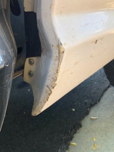 Chips rear fenders.jpg Chips rear fenders.jpg