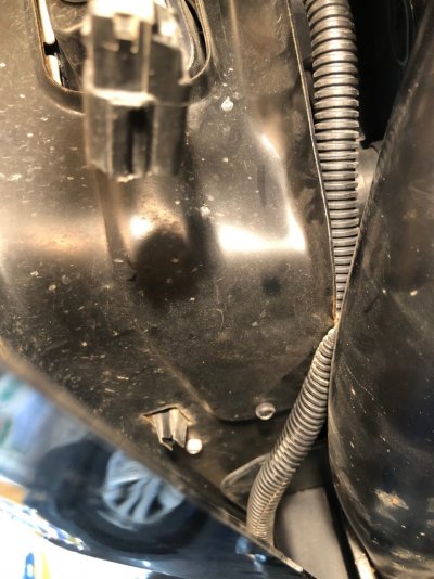 wire in bumper 2.jpg