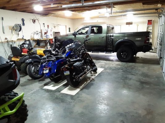 garage.jpg garage.jpg