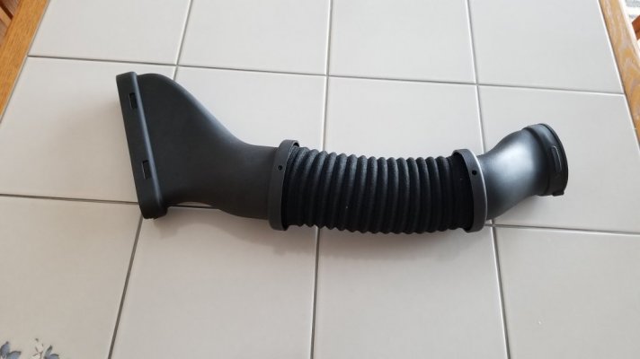 Left Inlet Duct Hose for Mercedes GL550.jpg