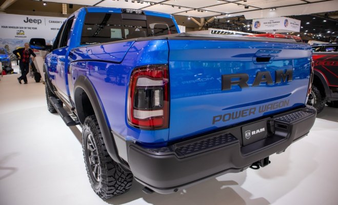 2020-Ram-2500-Power-Wagon-in-Hydro-Blue.-HDRams-3.jpg