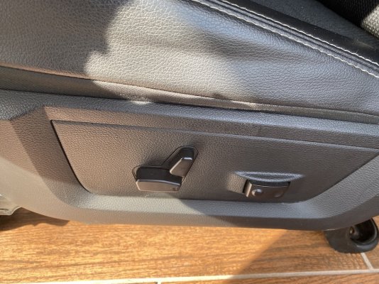 Ramleatherseatpower.jpg