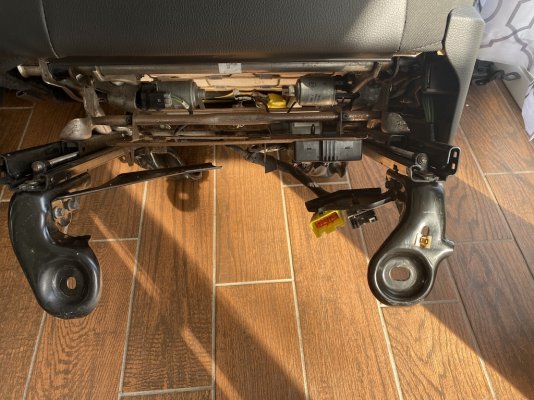 Ramleatherseatplugs1.jpg