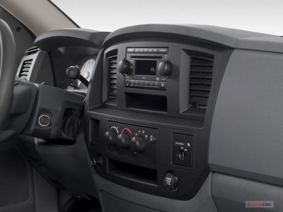 2007_dodge_ram_1500_instrumentpanel.jpg