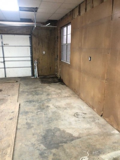 Garage4.jpg Garage4.jpg