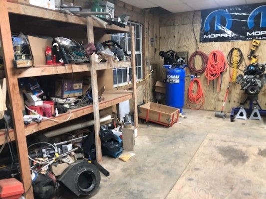 Garage1.jpg Garage1.jpg